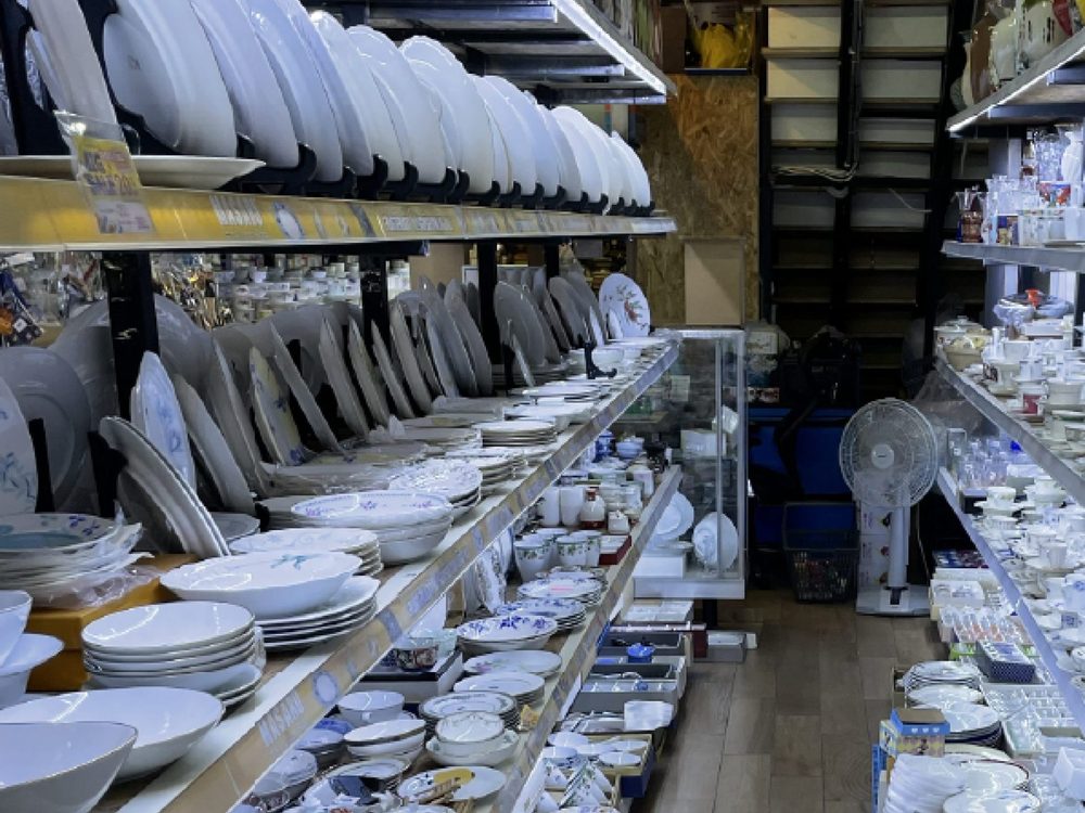 海外へ輸出した中古品・リユース品の事例2(陶器・骨董・雑貨など)